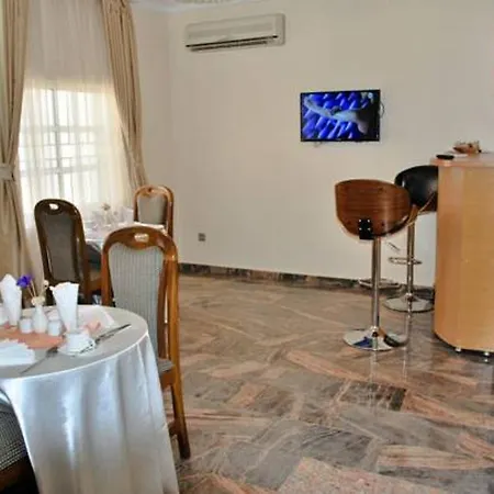 Chateau De Trybze Hotel
