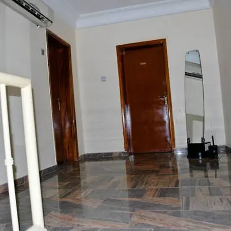 Hotel Chateau De Trybze Mobushipe