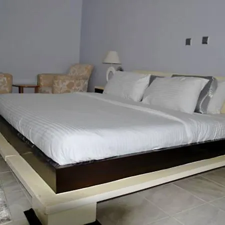 Chateau De Trybze Hotel 3*